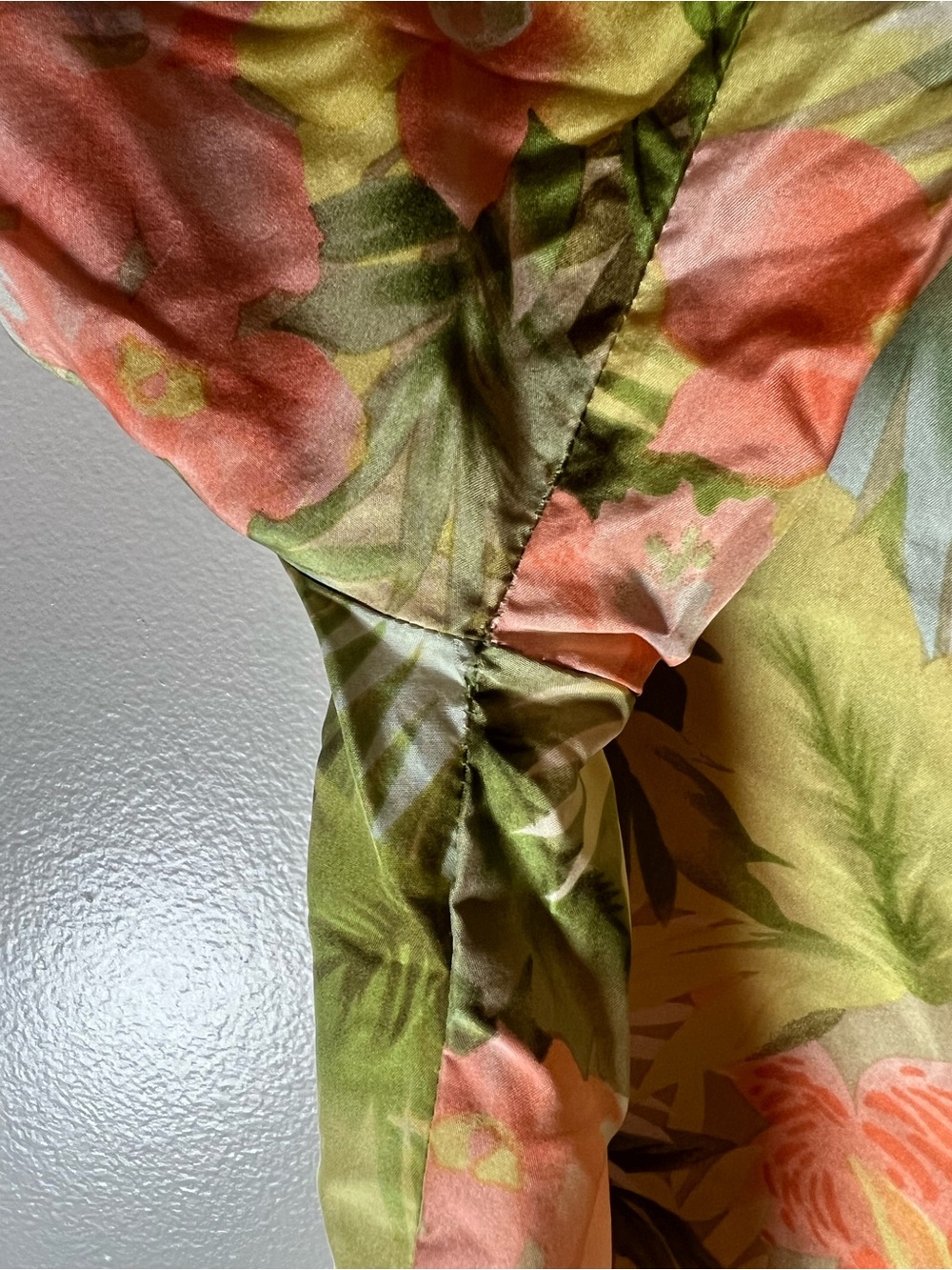 Hawaiian Tropic 100% Silk Tropical Floral Blouse Vacation Resortwear Summer Sz M - Picture 5 of 7